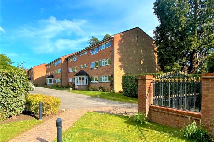 2 Bedroom Apartment To Rent In Wray Common Road, Reigate, RH2