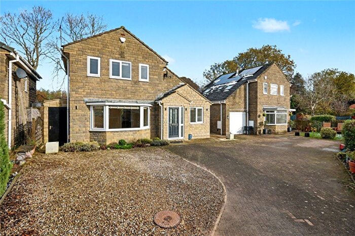 4 Bedroom Detached House For Sale In Westwinn Garth, Leeds, West Yorkshire, LS14