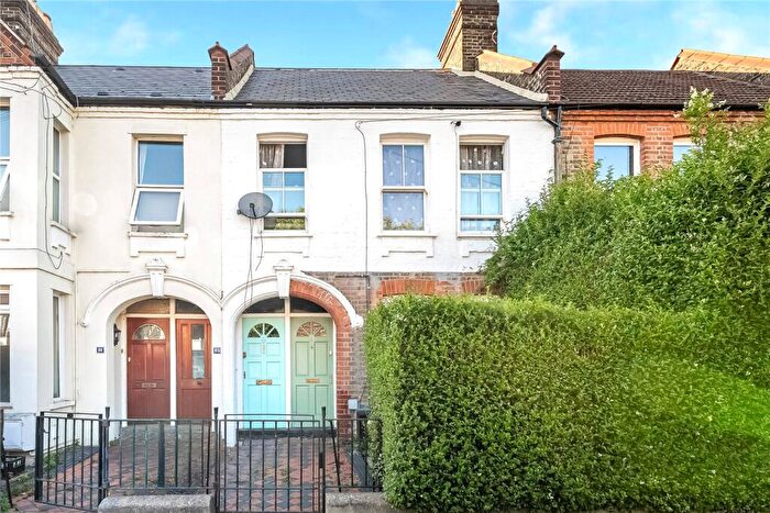 2 Bedroom Flat For Sale In Brettenham Road, Walthamstow, London, E17