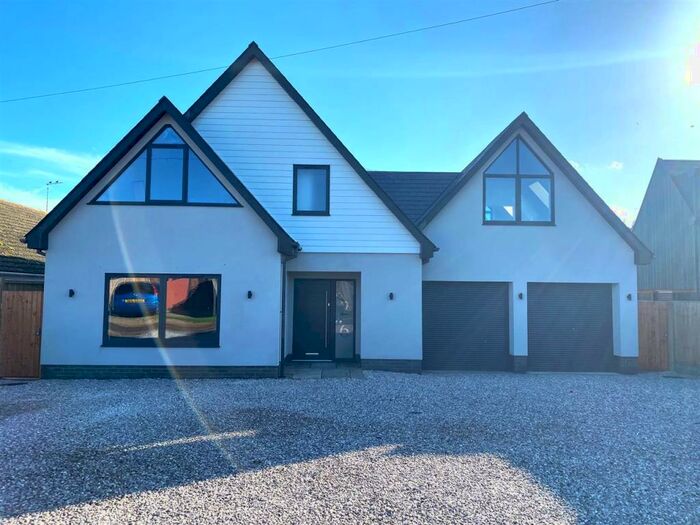 4 Bedroom Detached House To Rent In St Marys Grove, Seasalter, Whitstable, CT5