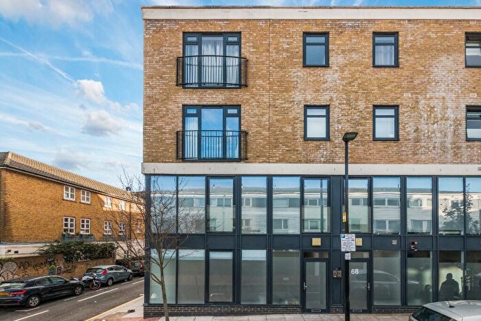 2 Bedroom Duplex To Rent In Bacon Street, London, E2