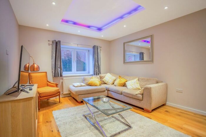 2 Bedroom Flat To Rent In Sheet Street Windsor, SL4