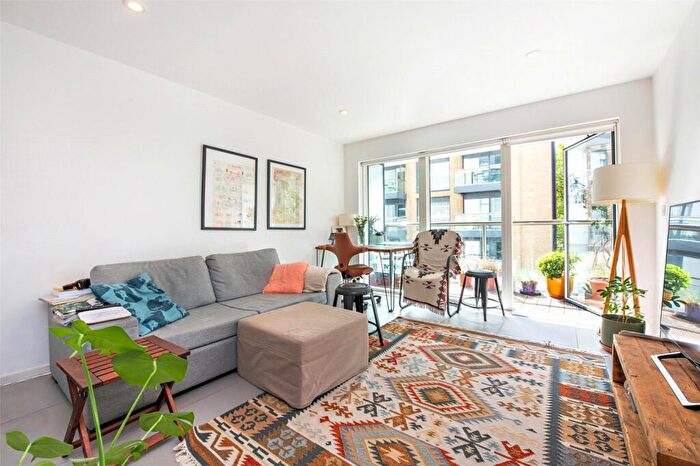 1 Bedroom Apartment To Rent In Dance Square, London, EC1V
