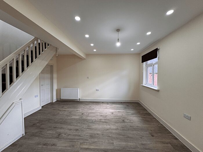 3 Bedroom Flat To Rent In Evington Road, Leicester, LE2