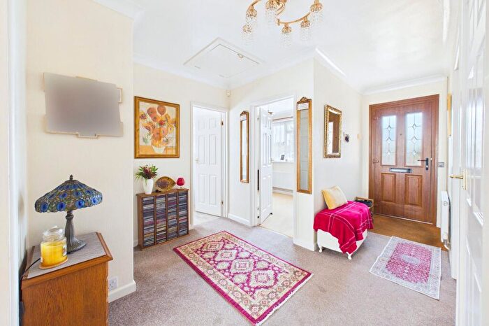 3 Bedroom Bungalow For Sale In Coventry Crescent, Poole, Dorset, BH17 - Photo 7