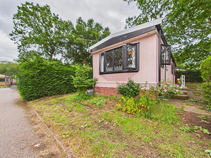 1 Bedroom Park Home For Sale In Woodlands Way, Stanton, IP31