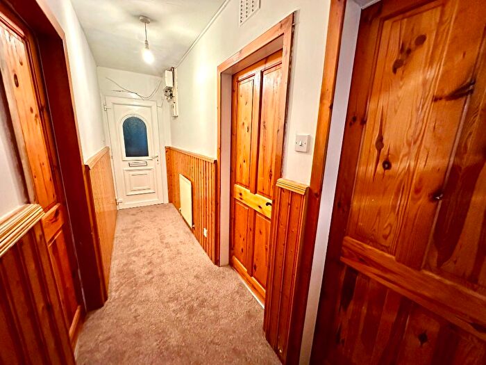 2 Bedroom Flat To Rent In William Street, Johnstone, Renfrewshire, PA5