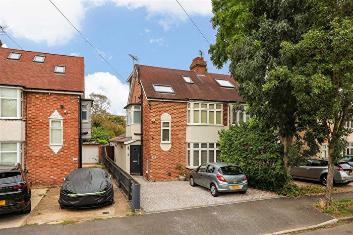 4 Bedroom Semi Detached House For Sale In Lovell Road, Cambridge, CB4
