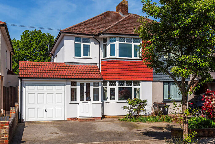 3 Bedroom Semi Detached House For Sale In Andover Road, Orpington, Kent, BR6