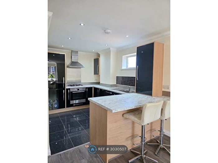 2 Bedroom Flat To Rent In Tegan Court, Sutton, SM2