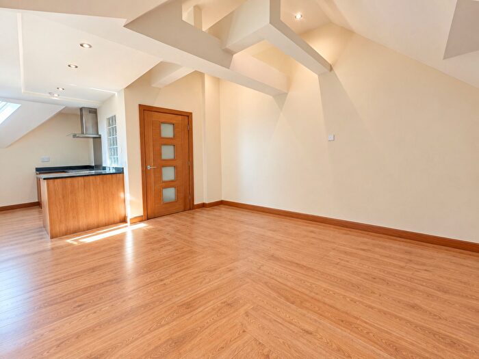 1 Bedroom Flat To Rent In Wimborne Road, Bournemouth, BH3