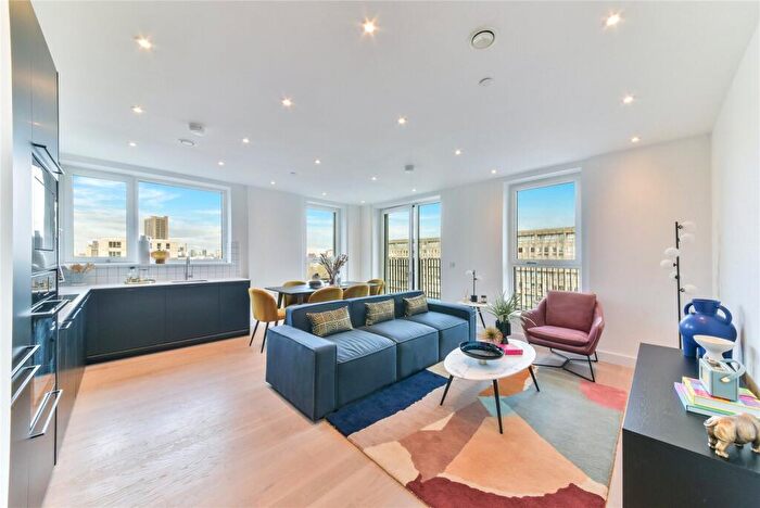 3 Bedroom Apartment For Sale In Wayfare House, North, Escapade Place, E14