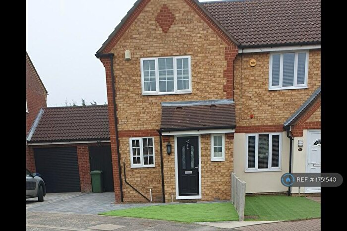 2 Bedroom End Of Terrace House To Rent In St Michael's Close, Averly, RM15