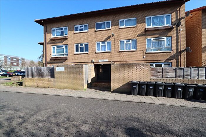 2 Bedroom Flat For Sale In Bossiney Place, Fishermead, MK6