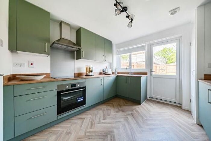 4 Bedroom Terraced House To Rent In Stanmore Crescent, Carterton, OX18
