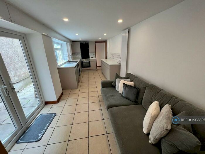 5 Bedroom Terraced House To Rent In Wyeverne Road, Cardiff, CF24