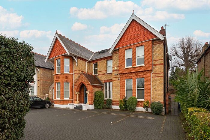 1 Bedroom Flat For Sale In Gunnersbury Avenue, Ealing, W5