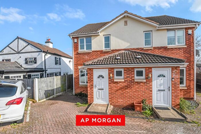 3 Bedroom Semi Detached House For Sale In Oakenshaw Road, Greenlands, Redditch, B98