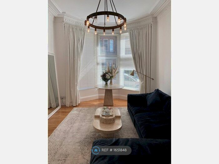 2 Bedroom Flat To Rent In Melrose Gardens, Glasgow, G20