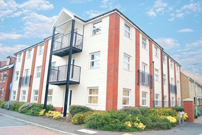 2 Bedroom Apartment To Rent In Mortimer Way, CM8