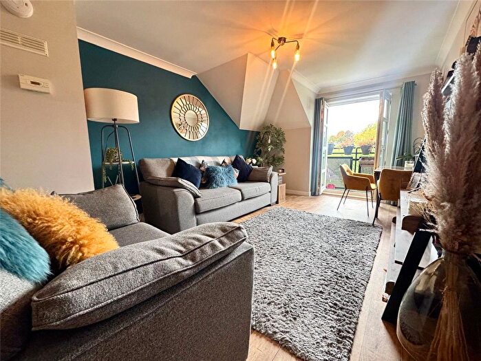 2 Bedroom Flat For Sale In Seven Stiles Court, Orpington, Kent, BR5