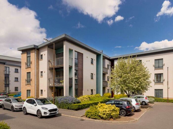 3 Bedroom Flat To Rent In East Pilton Farm Place, Fettes, Edinburgh, EH5