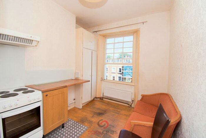 2 Bedroom Flat To Rent In Kember Street, London, N1