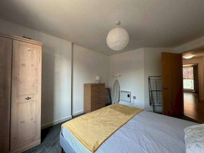 2 Bedroom Flat To Rent In Yeoman Street, SE8