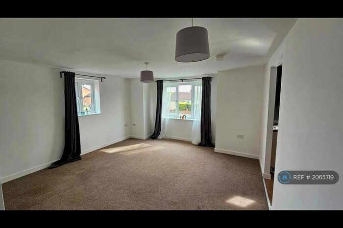 2 Bedroom Flat To Rent In Somerton Court, West Midlands, B23