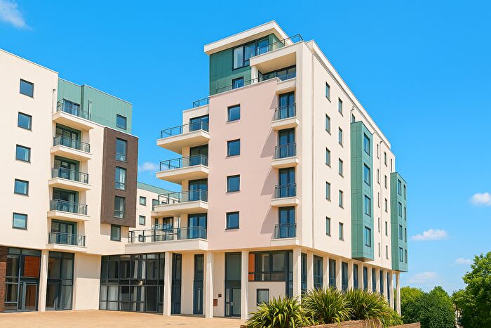 2 Bedroom Apartment To Rent In Sapphire Court, Ocean Village, SO14