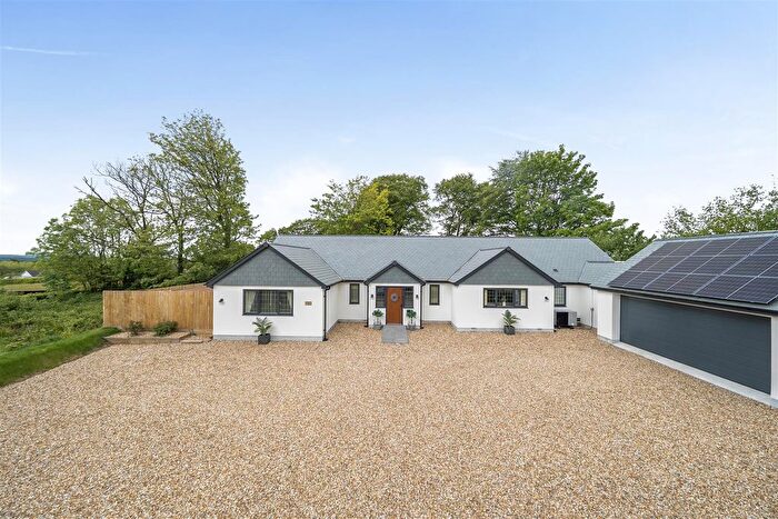 4 Bedroom Bungalow For Sale In Valley View, Shebbear, Beaworthy, EX21