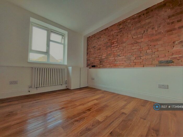 2 Bedroom Flat To Rent In Mount Pleasant Lane, London, E5