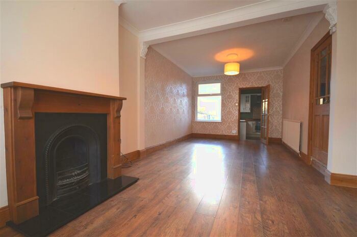 3 Bedroom House To Rent In Union Street, Kettering, NN16