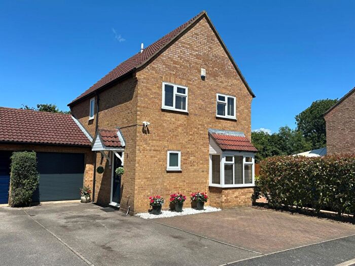 3 Bedroom Link Detached House For Sale In Glebe Road, Stilton, Peterborough, PE7