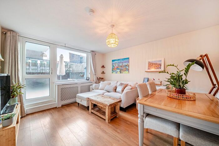 2 Bedroom Flat For Sale In Rotherhithe New Road, Westlake Rotherhithe New Road, SE16