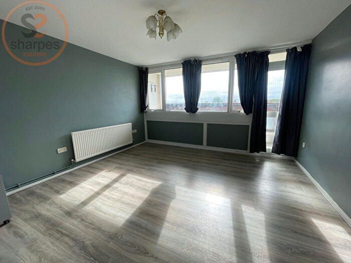 3 Bedroom Flat To Rent In Frensham Court, Phipps Bridge Road, Mitcham, London, CR4