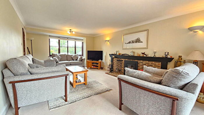 4 Bedroom Detached House For Sale In Church Lane, Beenham, Reading, RG7