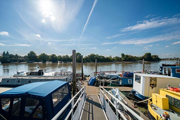 1 Bedroom Houseboat To Rent In Lower Mall, Hammersmith, W6