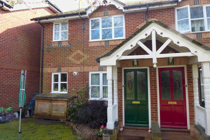 1 Bedroom Flat To Rent In Hedingham Mews, All Saints Avenue, Maidenhead, SL6