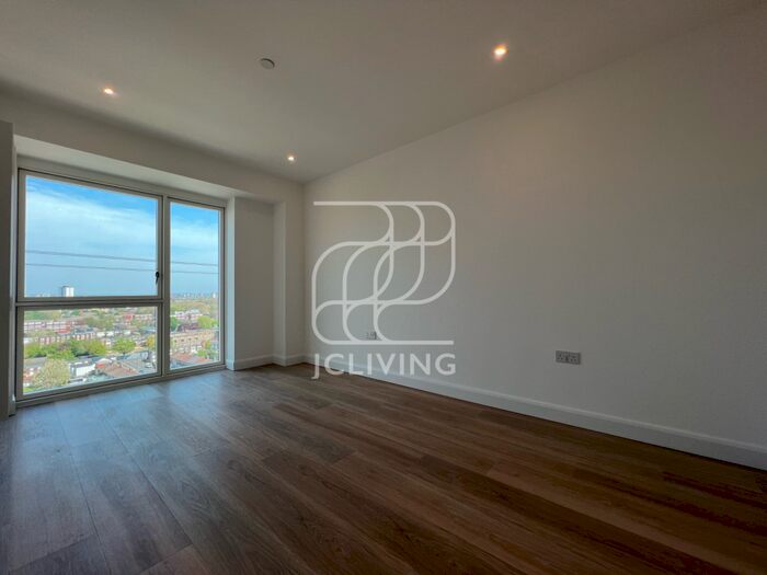 2 Bedroom Flat To Rent In Botanist House, London, E16