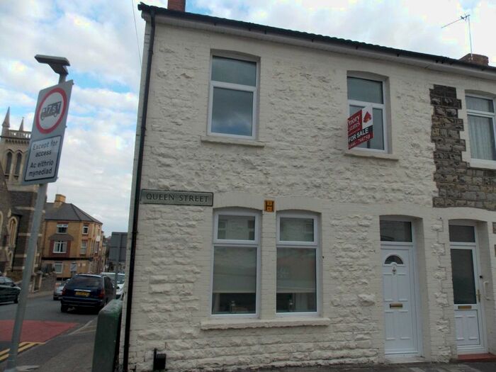 3 Bedroom End Of Terrace House To Rent In Queen Street, Barry, CF62