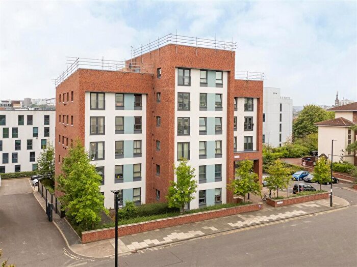 2 Bedroom Flat For Sale In Howard Street, Newcastle Upon Tyne, NE1