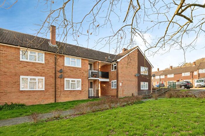 2 Bedroom Maisonette For Sale In Oak Ridge, Dorking, RH4