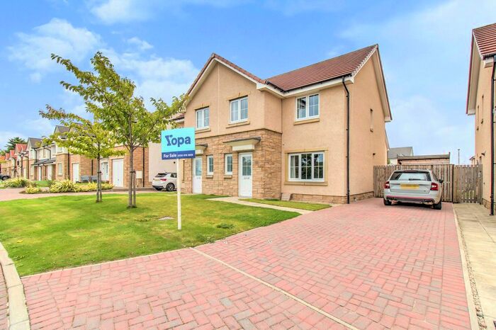 3 Bedroom Semi-Detached House For Sale In Poynters Road, Broxburn, EH52