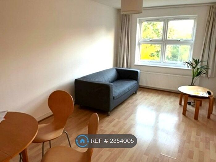 1 Bedroom Flat To Rent In Weavers Way, London, NW1
