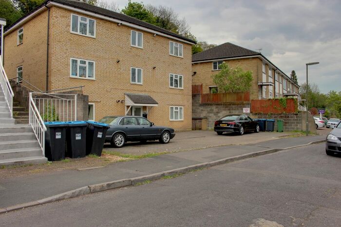1 Bedroom Flat To Rent In Commonwealth Road, Caterham, CR3
