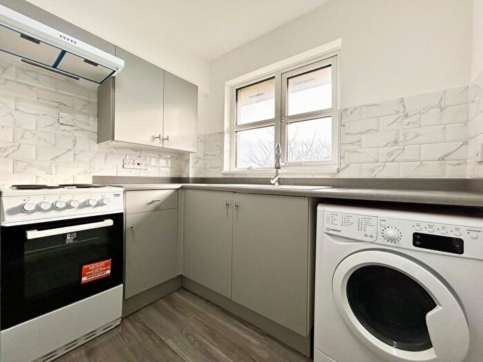 2 Bedroom Apartment To Rent In Chalice Way, Greenhithe, DA9