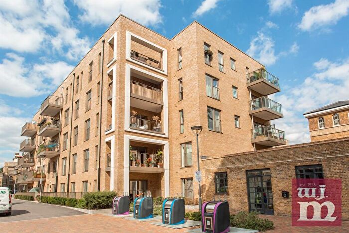 2 Bedroom Flat To Rent In Longbow Apartments, St. Clements Avenue, E3
