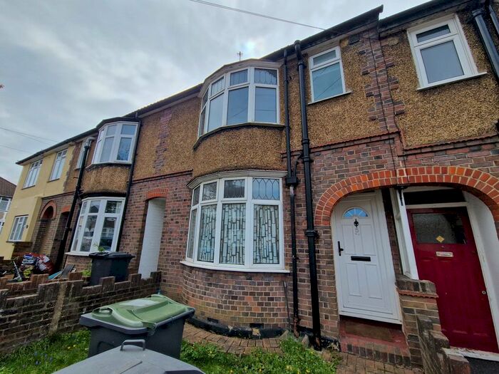 2 Bedroom Property To Rent In Woodbury Hill, Luton, LU2