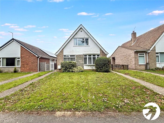 3 Bedroom Bungalow For Sale In Andrews Walk, Sittingbourne, Kent, ME10
